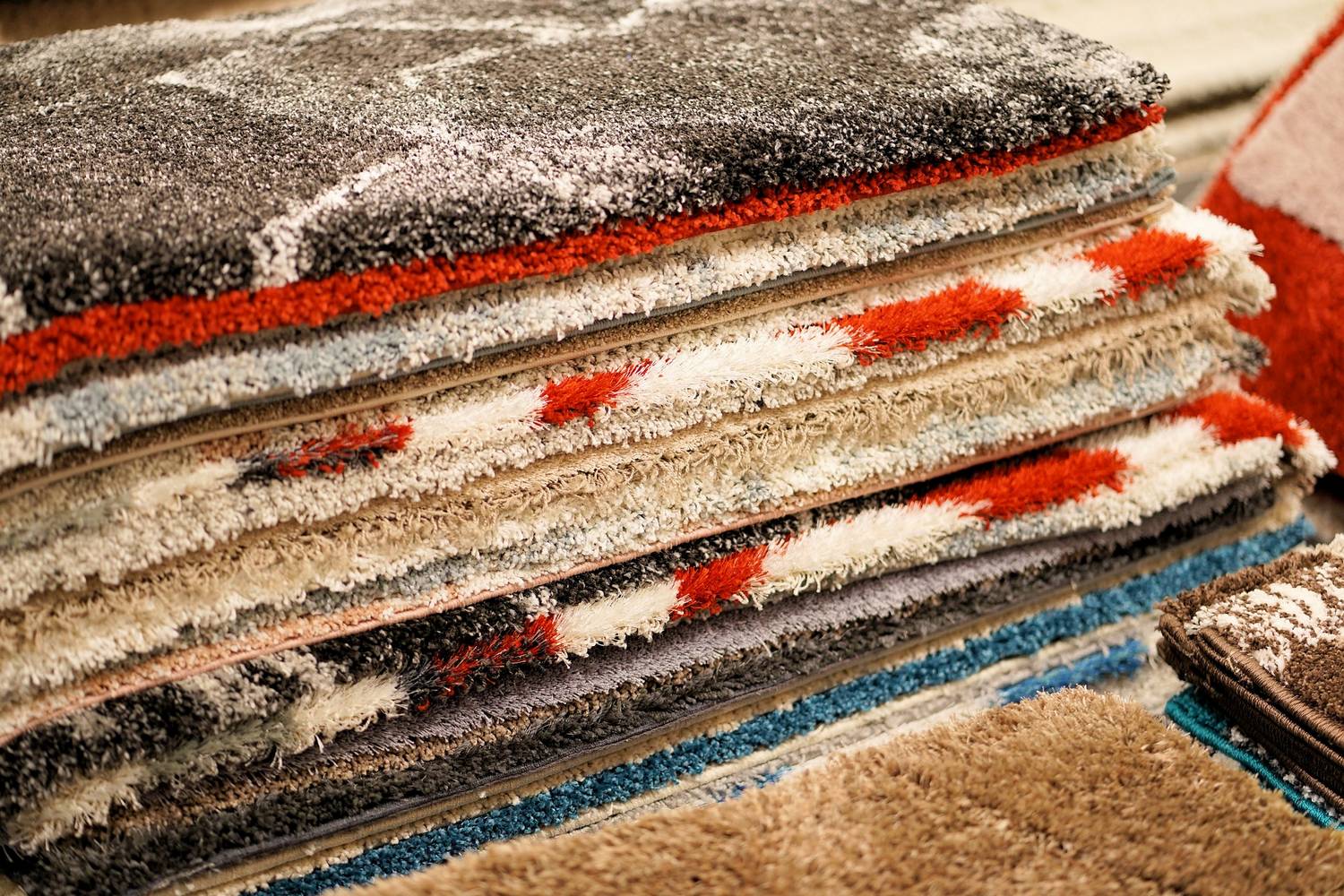 The role of carpets and rugs in apartments